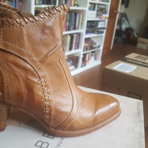 Size 8 ran small - Picture 1 of 2